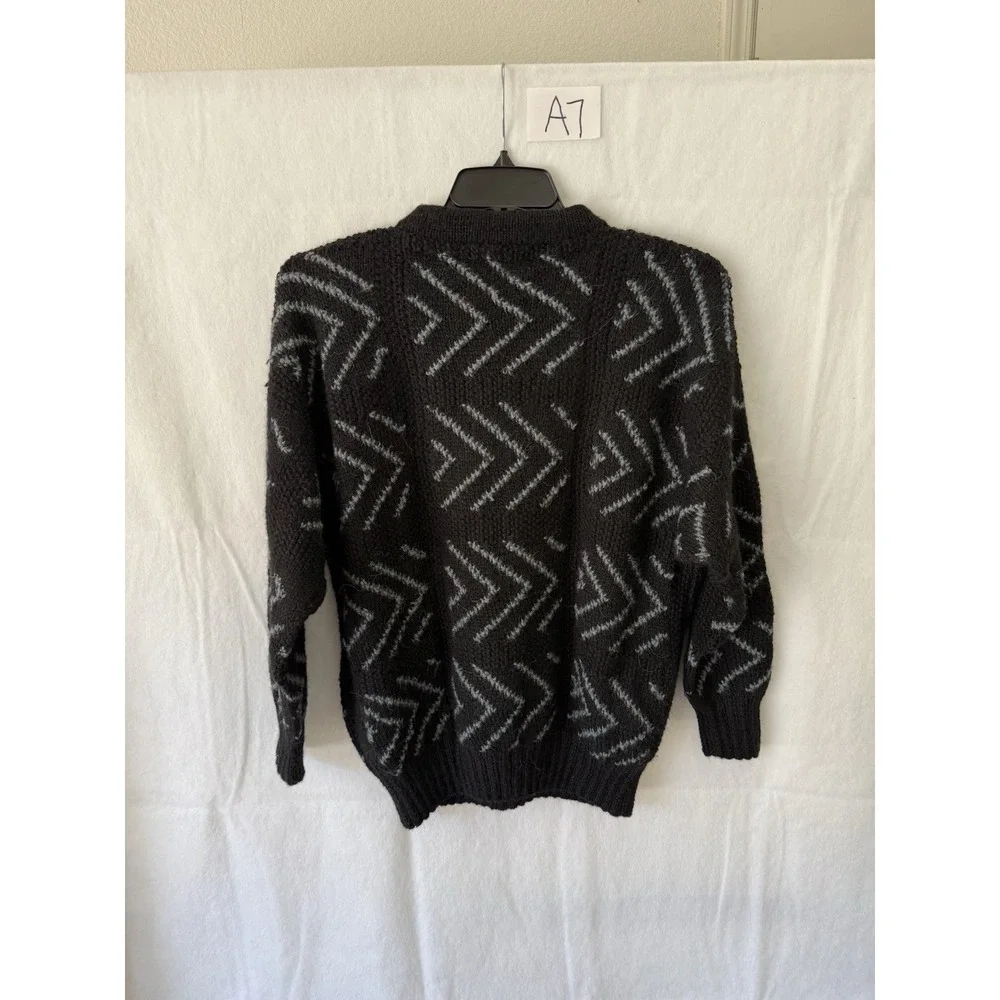 Vintage Pavo Real Alpaca Wool Sweater Medium Hand Knit Peru Geometric Pullover